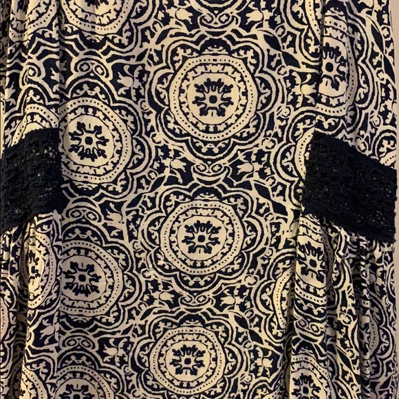 Blue and white print dress - Picture 2 of 3